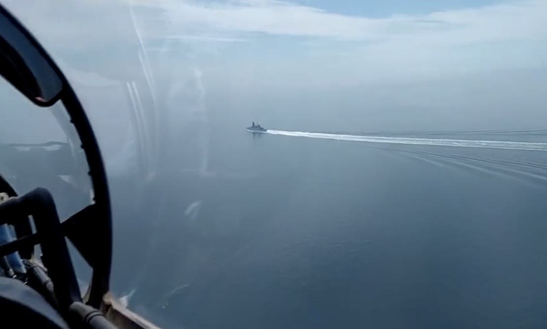 Пять раз пугали открытием огня: ФСБ выложила видео "атаки" на Defender в Черном море