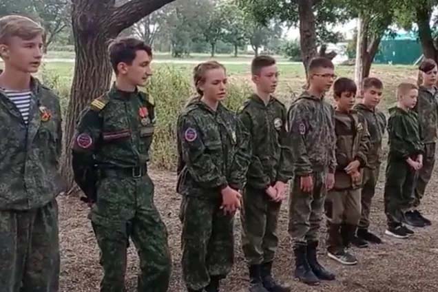 В Крыму детей готовили воевать и "умирать  за русофюрера с оружием в руках" (Видео)
