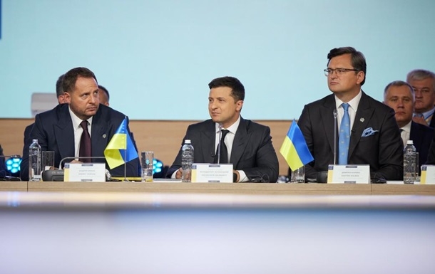 Можно в Ялте. Зеленский жестко тролит Россию - он предложил подписать декларацию Крымской платформы и «исправить трагическую историческую ошибку»