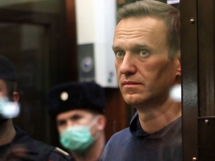 Навальный дал первое интервью из колонии: как его превращают в "нормального гражданина"