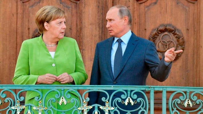 И уходя с поста, не стала ангелочком