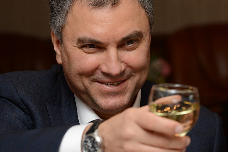 «Закон для тебя, а не для меня» – Госдума отменила QR-коды… для депутатов и чиновников