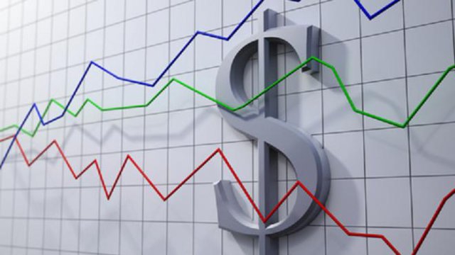 Курс рубля падает. Центробанк РФ объявил о приостановке покупки иностранной валюты