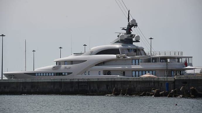 Боится конфискации: Яхта Путина за 87 млн ​​евро покинула порт Гамбурга