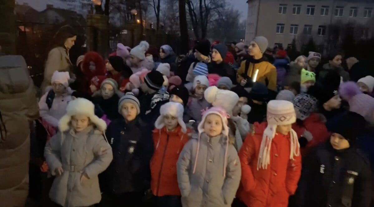 Первыми в Россию из «ЛДНР» начали вывозить детей. На местах уже работают пропагандисты