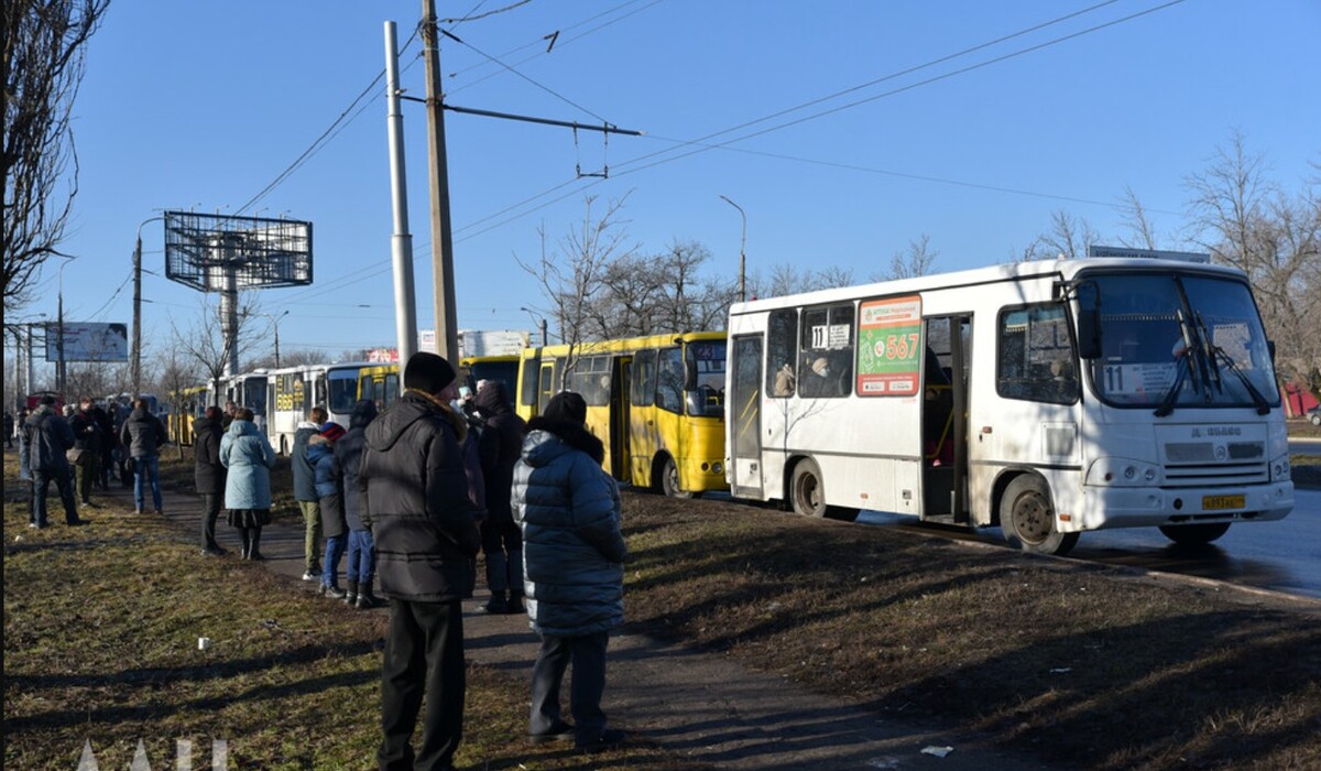 Детям, которых сейчас грузят в автобусы в Донецке, угрожает опасность. Россия без колебаний может принести их в "жертву" ради повода к обострению