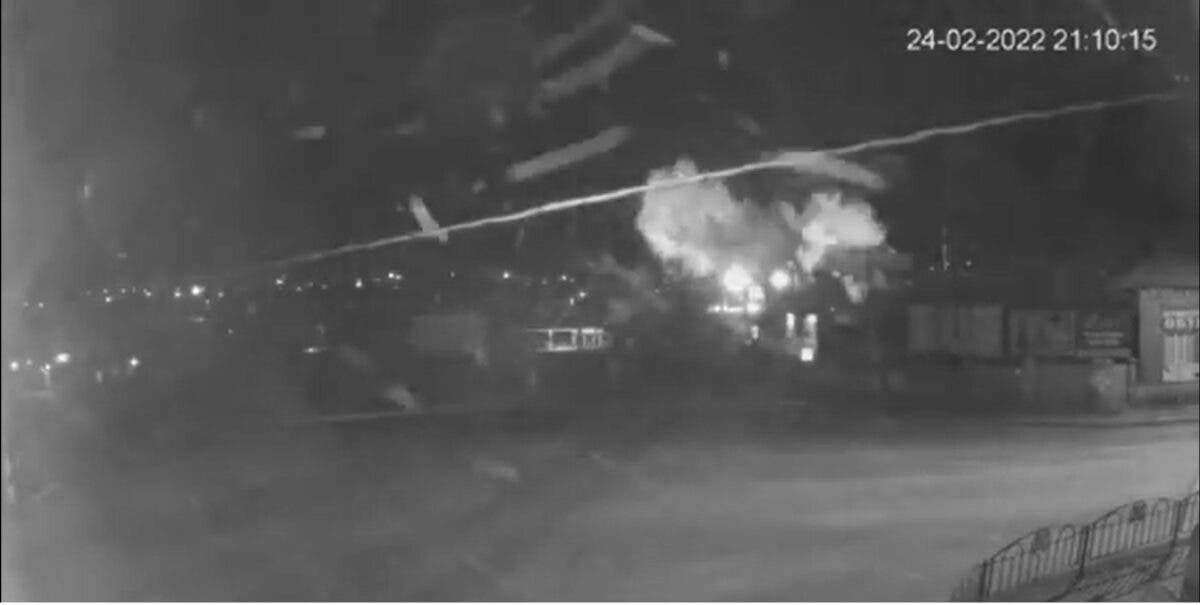 ВСУ подорвали мост на Харьковщине, чтобы не пропустить врага (Видео)