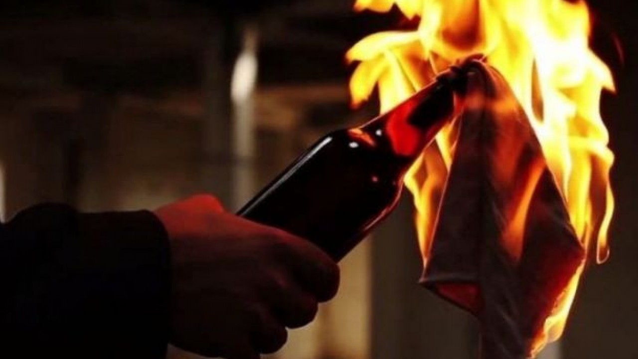 Красиво жечь не запретишь: киевляне сожгли колонну бронетехники РФ на въезде в город. Одесса тоже готова Видео