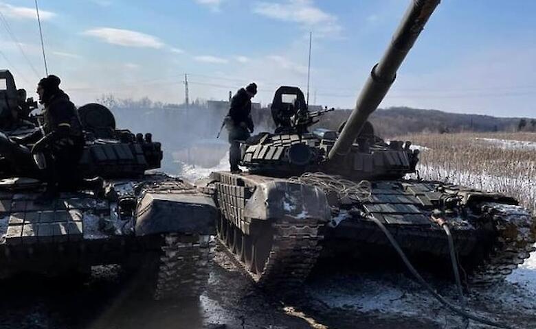 От врага защищает даже украинская земля: четыре танка оккупантов на Сумщине увязли в грязи. Видео