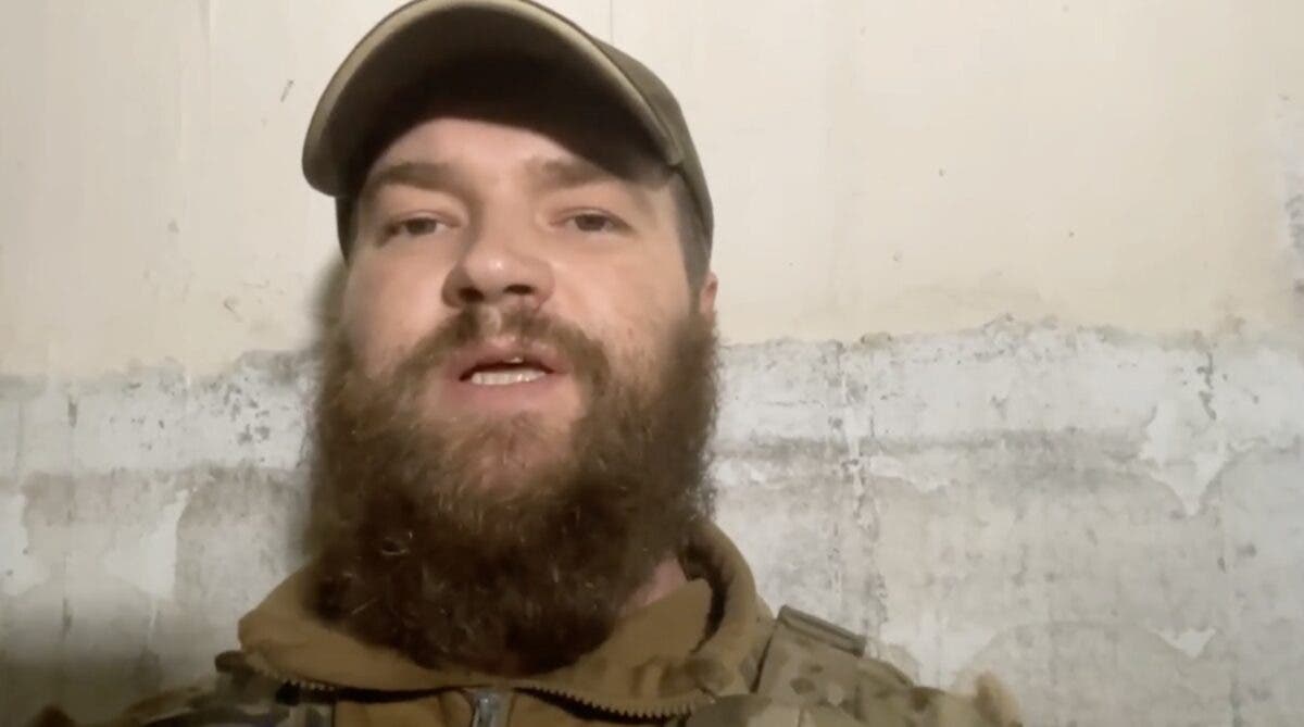 В «Азове» объяснили, почему не отступят из Мариуполя и возможна ли деблокада города (Видео)