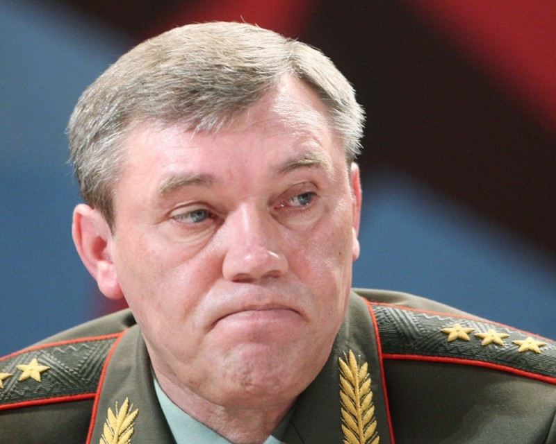 «Офицерская честь — она, как осетрина…»