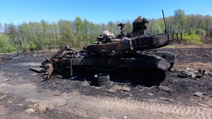Самый современный российский танк Т-90М уничтожила тероборона из шведского гранатомета (Видео)
