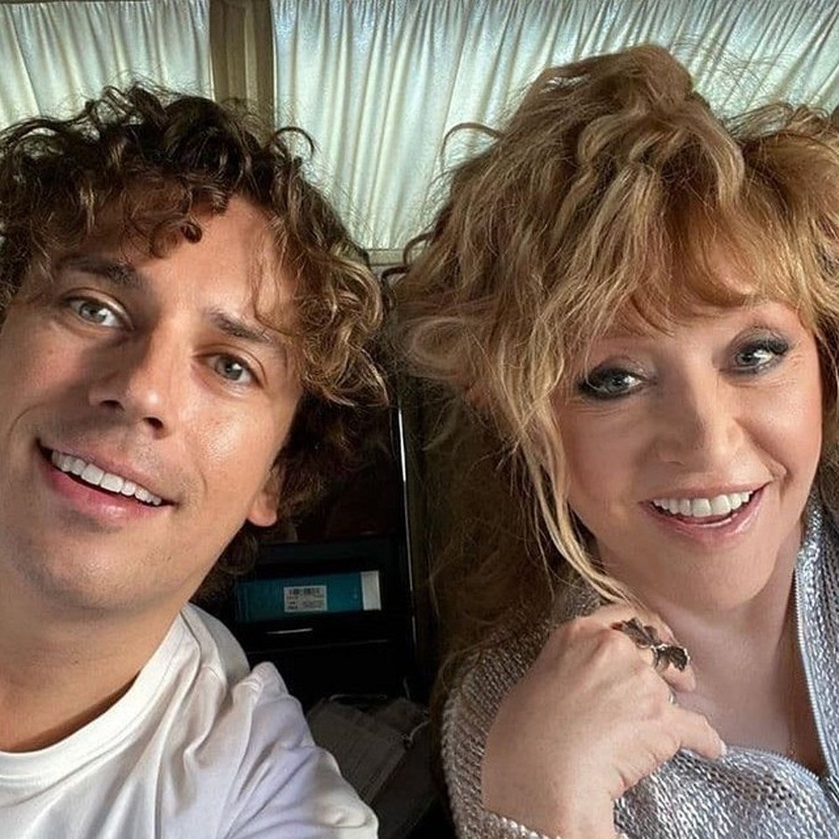 Пугачева рассказала, когда вернется в Россию, Галкин промолчал. Видео