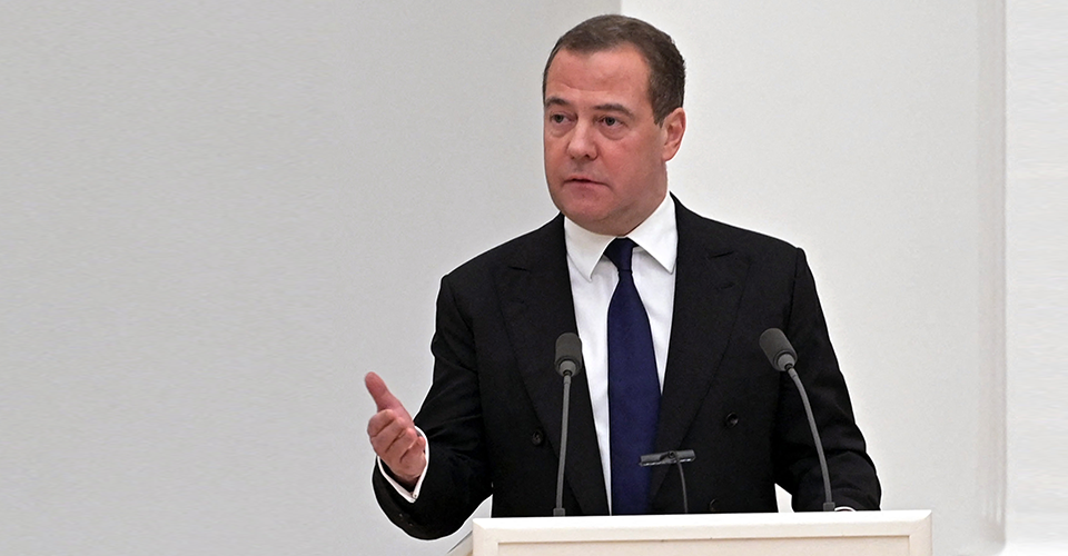 "Пусть приползут и попросят": Медведев прокомментировал пролонгацию договора с США, касающегося ядерного оружия