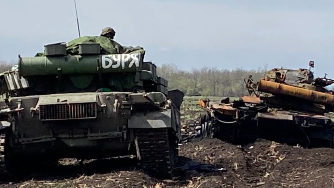 "Куда по копаному?": ВСУ показали "досадное самоубийство" российских танкистов. ВИДЕО