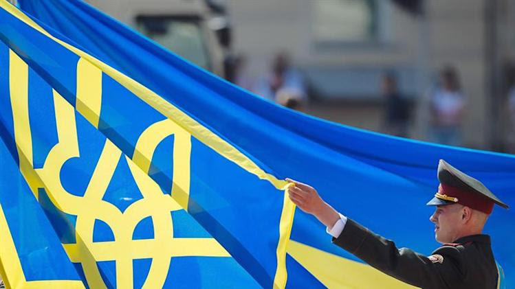 Подоляк о символике оккупантов: В Украине никогда не будет ощипанной российской "курицы"