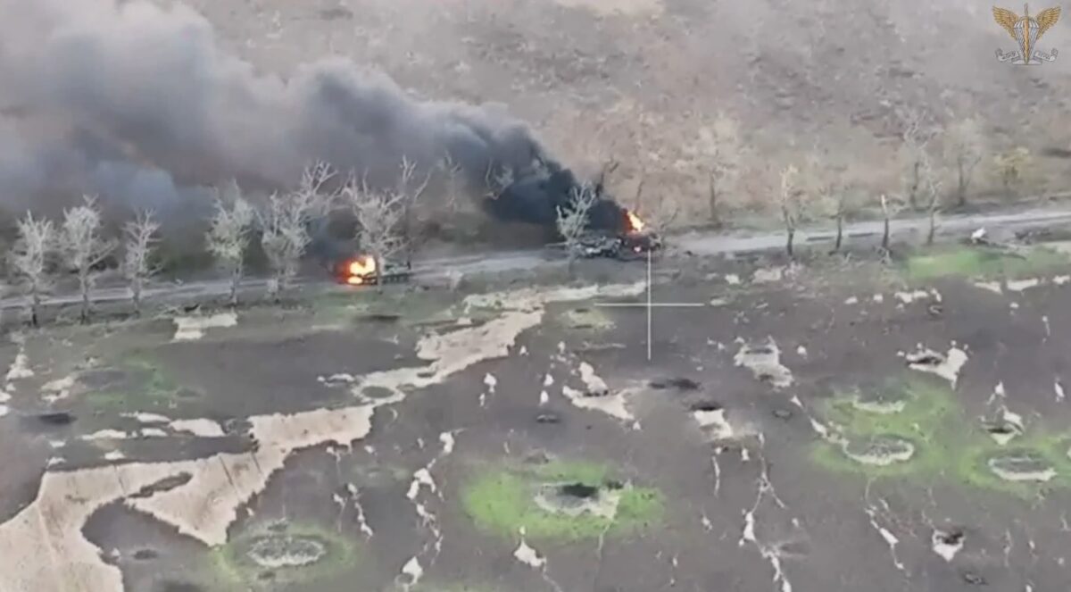 Перепуганный российский военный разрыдался при виде украинских десантников — видео