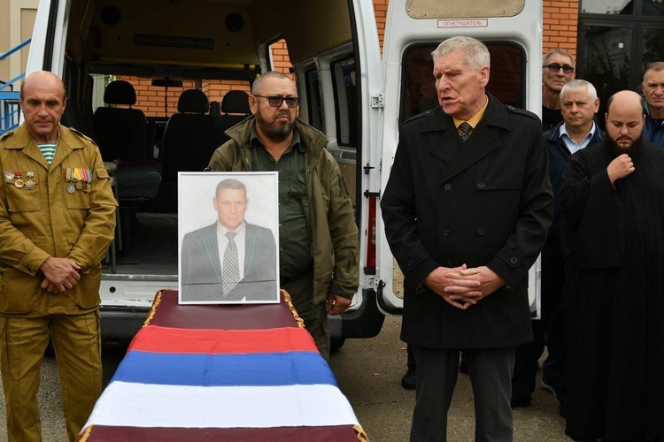 70-100 тысяч долларов: «теперь можно заплатить и пересидеть контракт в барах и борделях Луганска…»