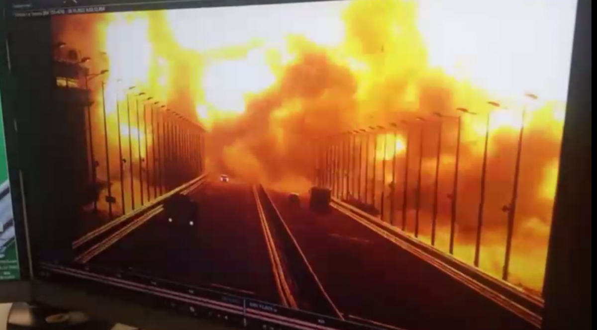 У Зеленского прокомментировали слова Путина о "терроризме" после взрыва на Крымском мосту