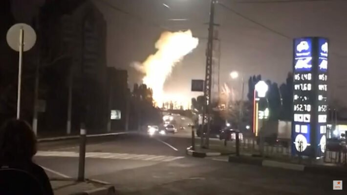 СМИ: В Белгороде от «перенапряжения» горит электроподстанция