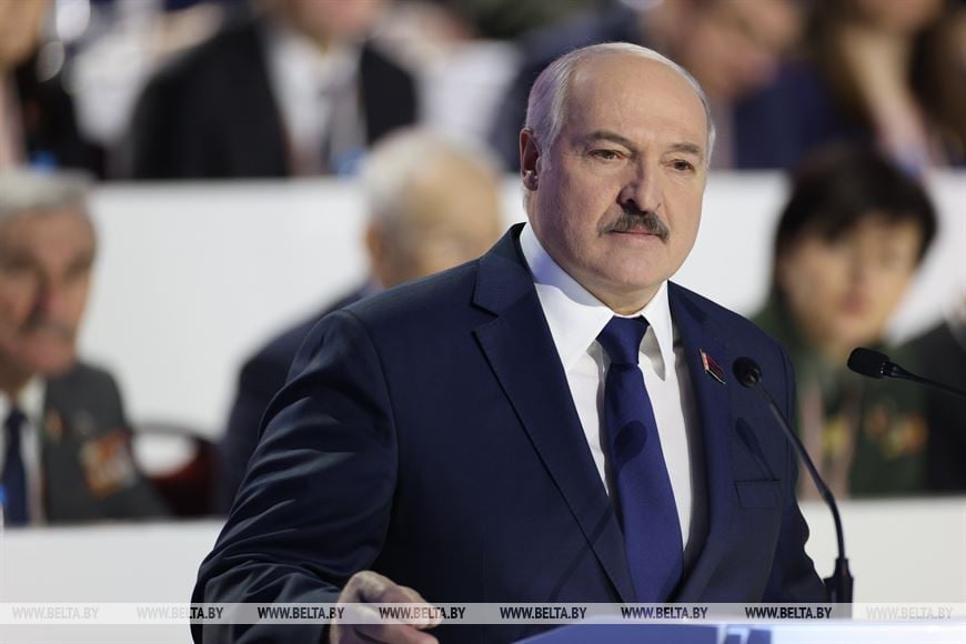 Лукашенко пригрозил Украине полным уничтожением
