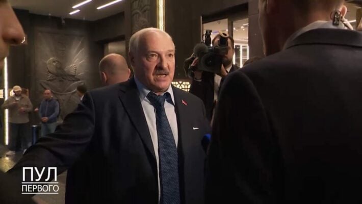 «Сделаем только хуже»: Лукашенко заявил, что не планирует вводить войска в Украину