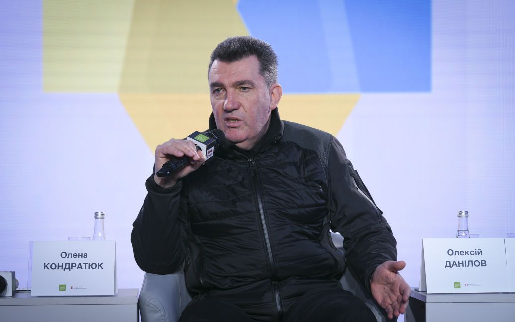 "Они просто варвары, Их просто нужно уничтожить" : Данилов считает, что Российская Федерация должна прекратить свое существование