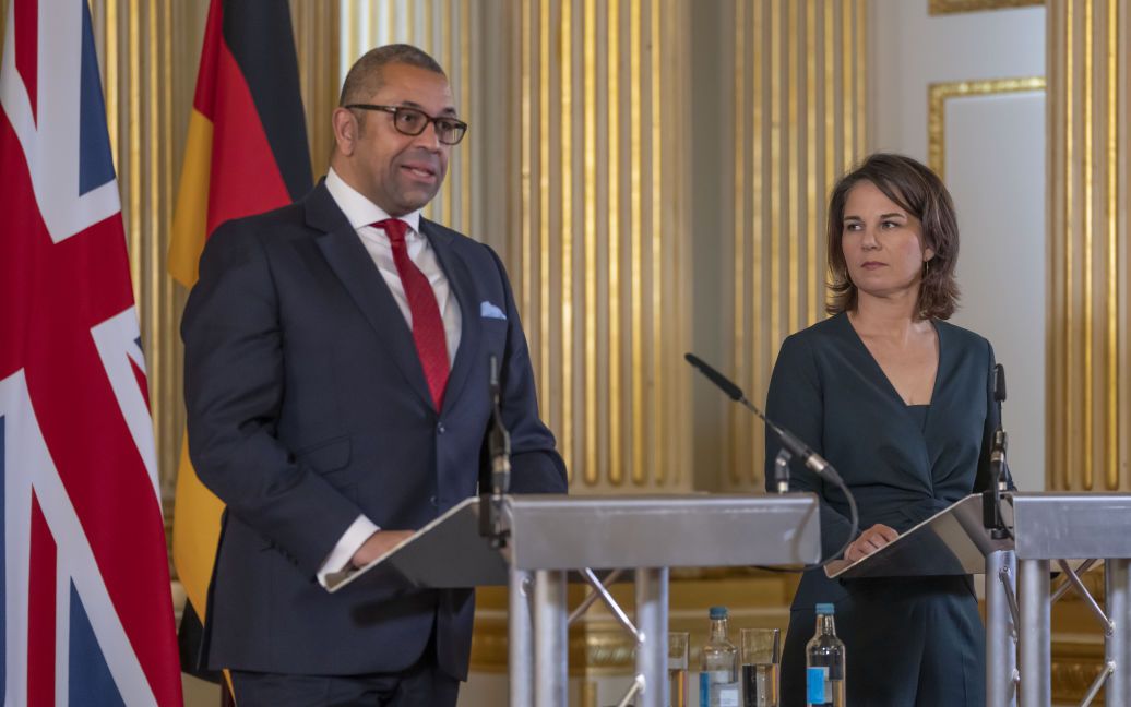 Танки могут стать частью следующего этапа помощи Украине – МИД Британии