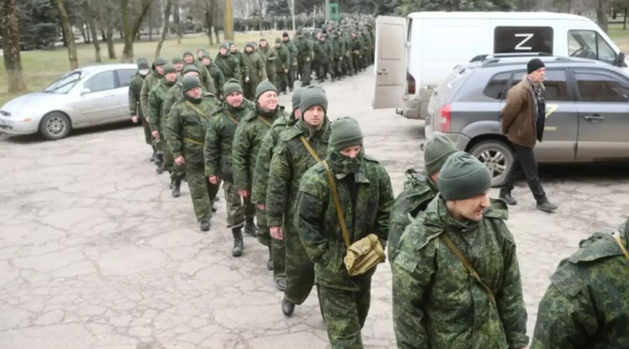 «ЦПЭ пьют, ППСники в страхе, оперов набирают колоть военнопленных»: будни сотрудников МВД рф, которых отправили на войну