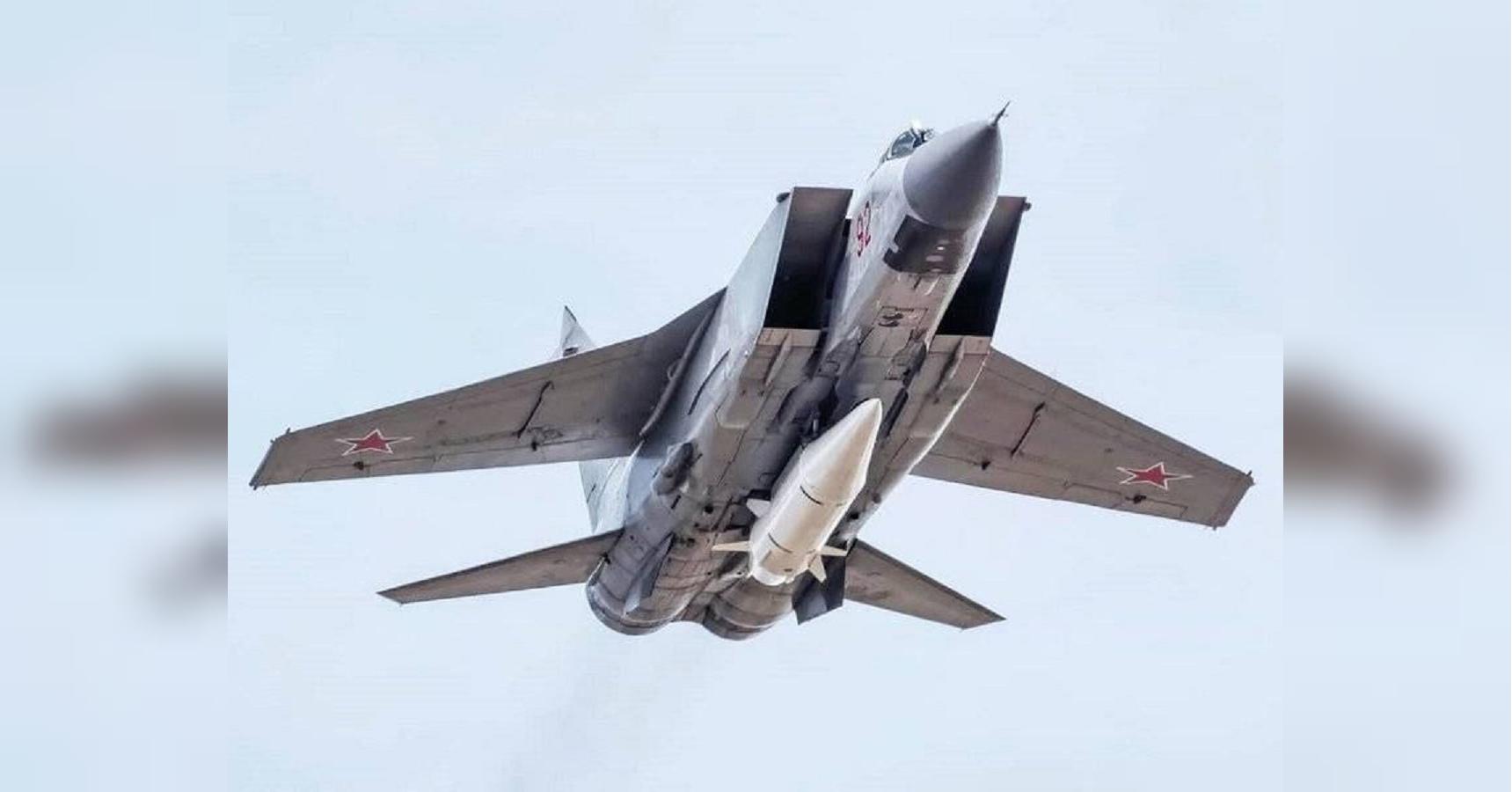 Почему у российского МиГ-31К над Молодечно взорвался двигатель?