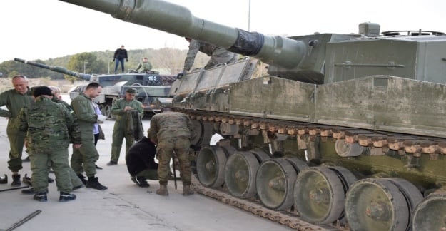 Первые 10 украинских экипажей Leopard 2 завершили обучение в Испании (Видео)