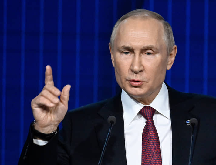 Путин утвердил новую концепцию политики РФ: "Все враги, кроме Индии и Китая"