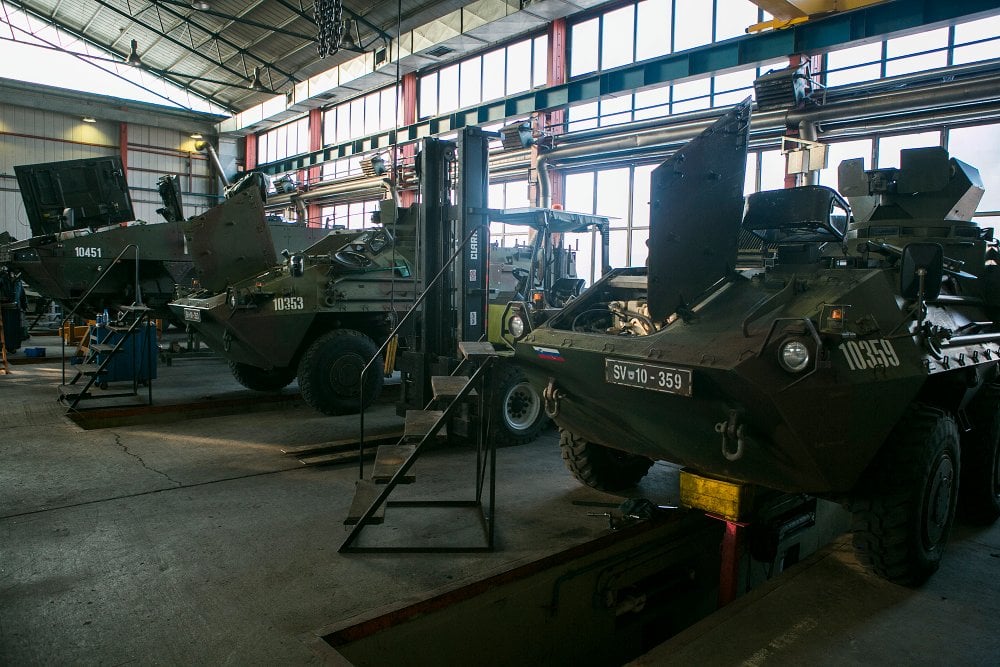 СМИ: Словения тайно передала Украине 20 БТР Valuk