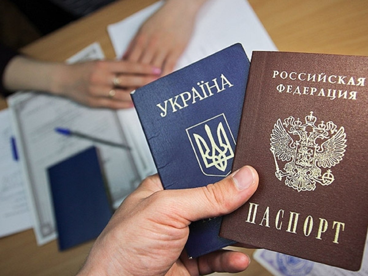 Можно ли брать российский паспорт в оккупации: у Зеленского расставили точки над "І"