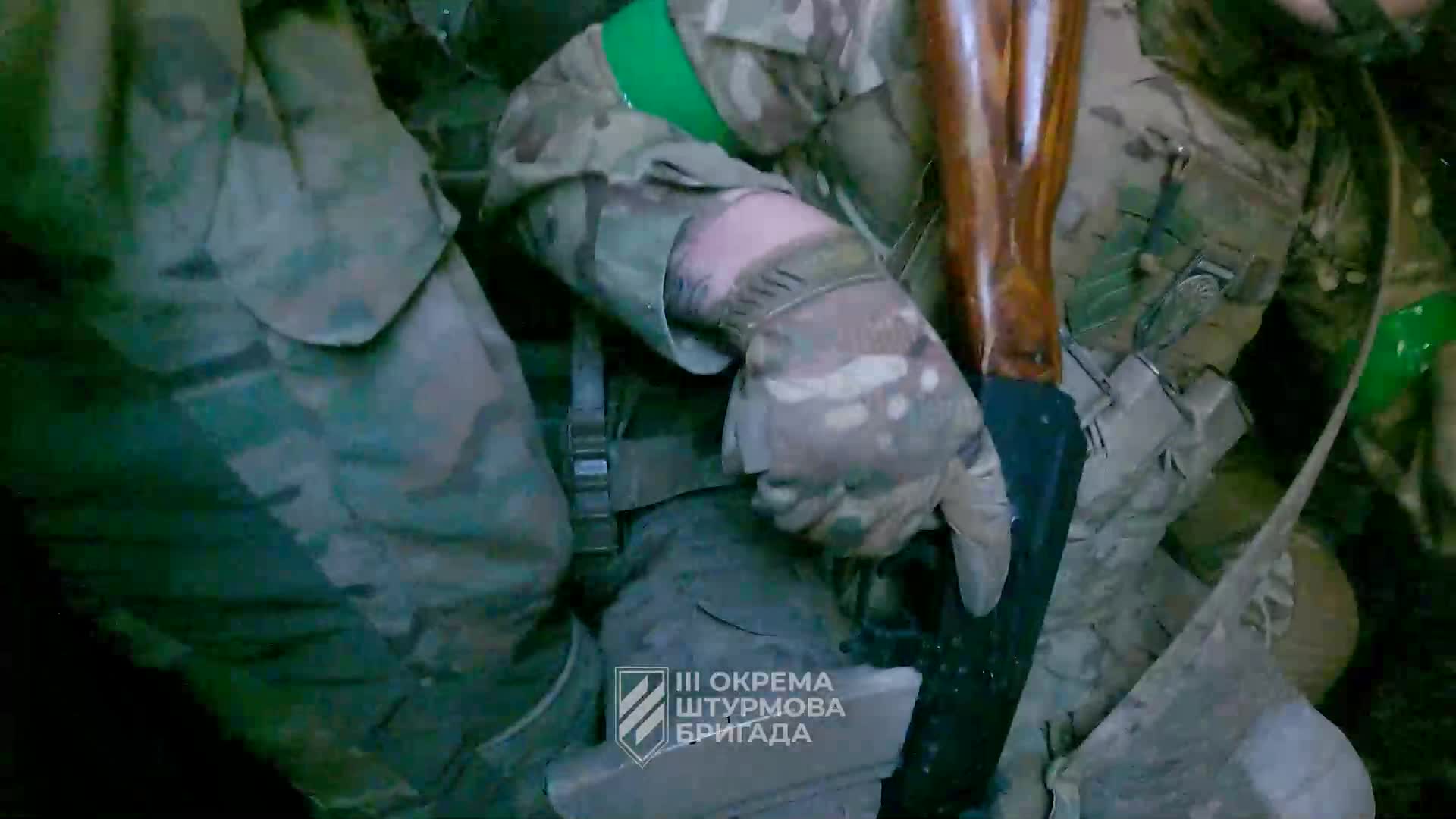 Бойцы ВСУ показали момент прорыва позиций 72-й бригады РФ под Бахмутом (Видео)