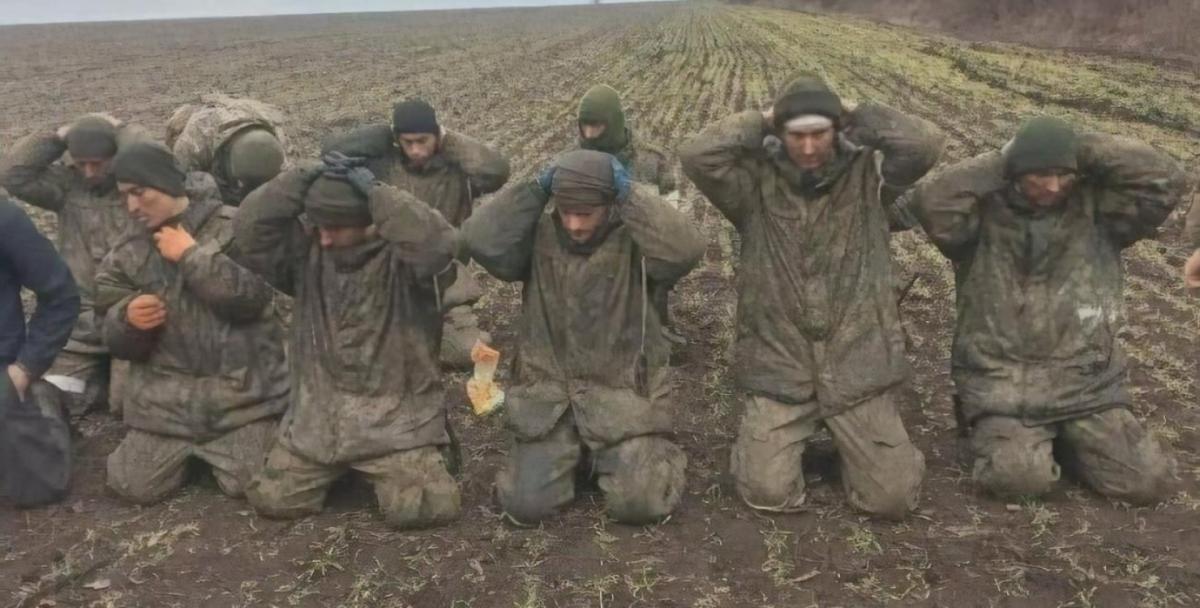 Российских солдат обязали получать ранения перед сдачей в плен