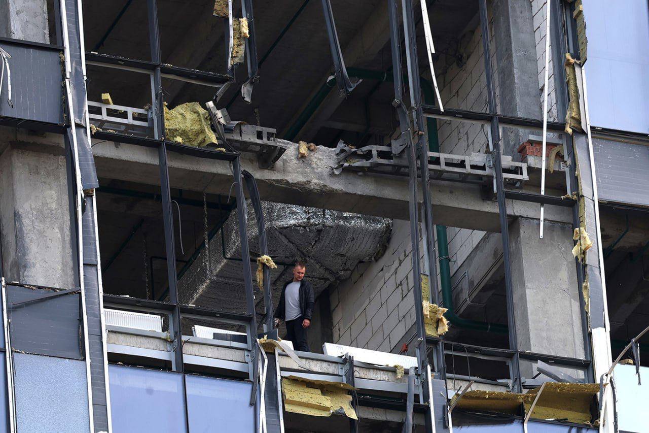 Через пару месяцев пожары, взрывы и трупы в Москве станут привычным делом. Ночной прилет дронов показал ее беззащитность