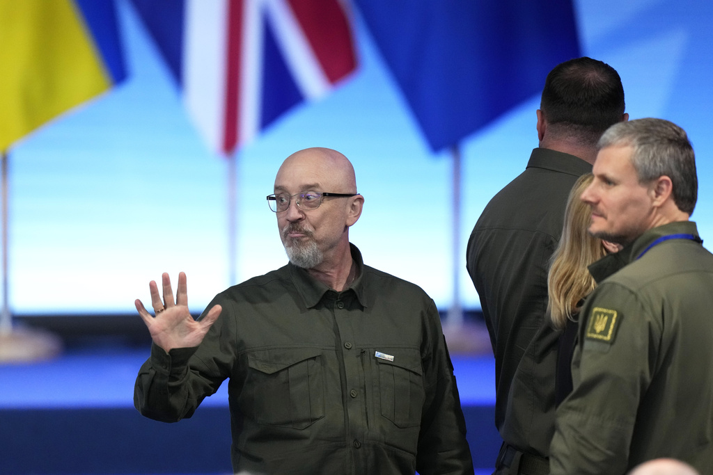 СМИ: Зеленский ищет замену министру обороны Резникову