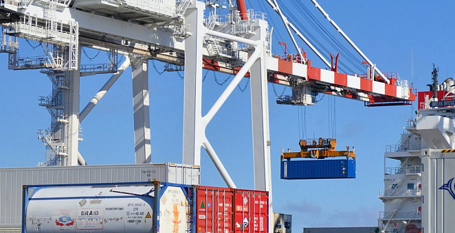 Пекин хочет, чтобы война в Украине закончилась, но пока она идет, старается максимально заработать на России.