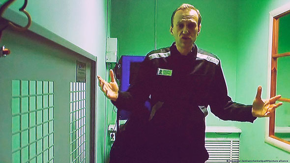 Еще вчера улыбался и шутил: в сеть "слили" последнее видео с Навальным