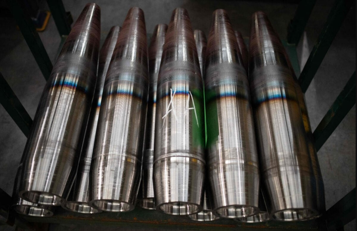 МИ: В рамках инициативы Чехии Украина может получить 1 млн снарядов уже в апреле