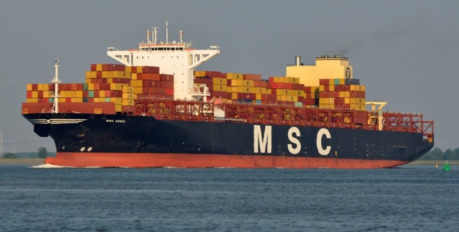 Иранские военные захватили в Ормузском проливе контейнеровоз, принадлежащий миллиардеру из Израиля