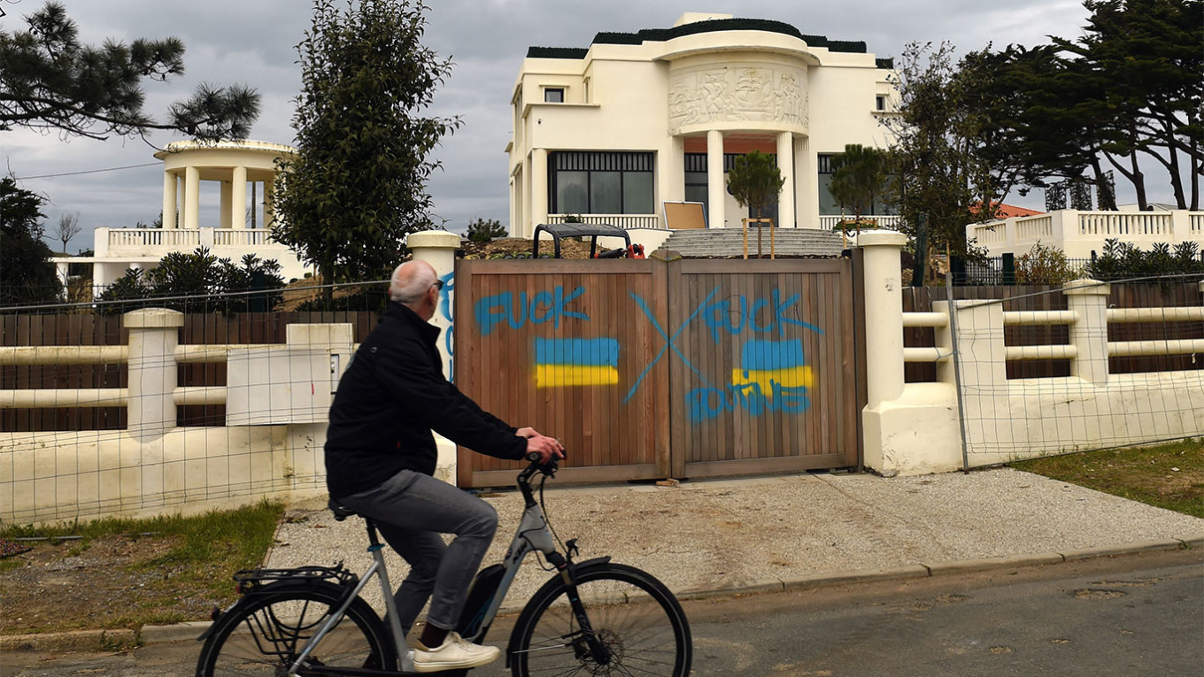 Власти Франции конфисковали виллу «Сюзанна», которая принадлежит мужу Людмилы Путиной