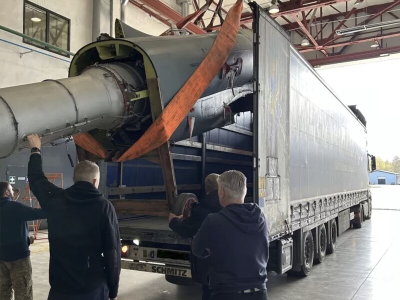 Литва передала Украине новую партию военной помощи, в нее вошел самолет – минобороны