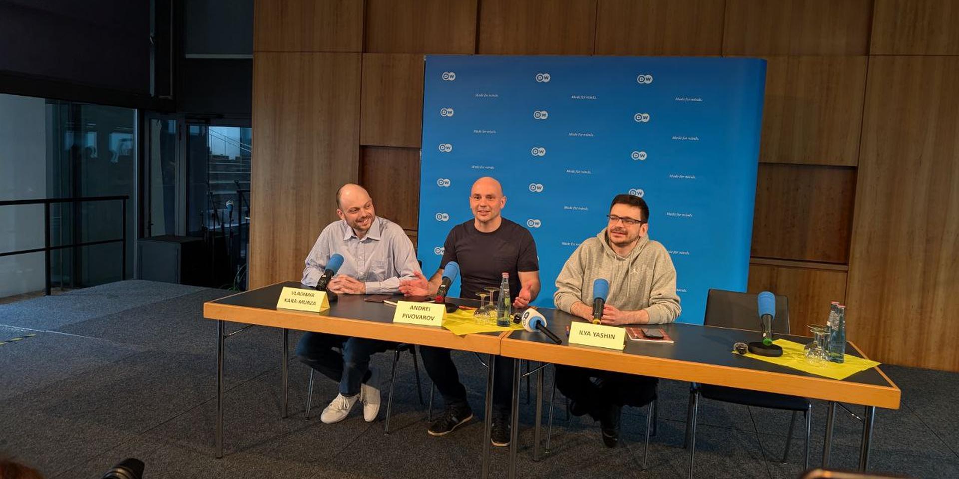 "Надо ослабить санкции": освобожденные в результате обмена россияне начали разгонять нарратив о плохой власти и хорошем народе в РФ