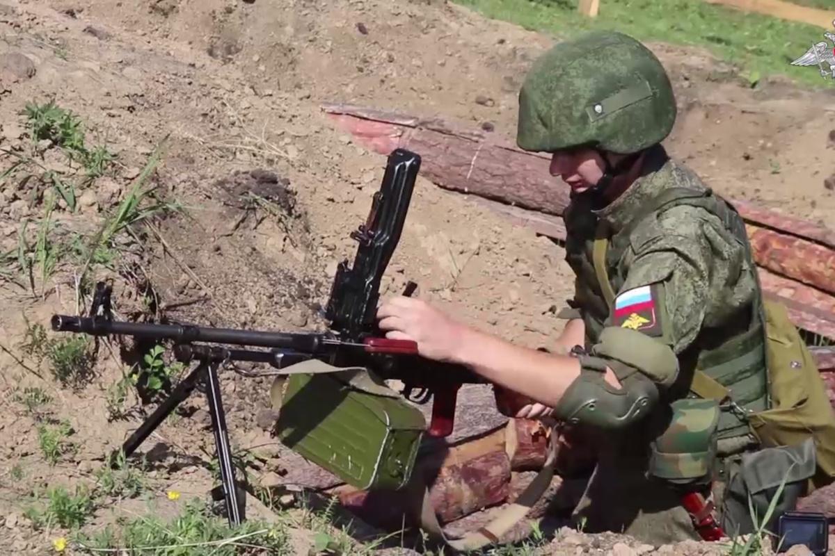 "Все ушли на фронт": под Курском у РФ не оказалось танков, артиллерии и дронов, - СМИ
