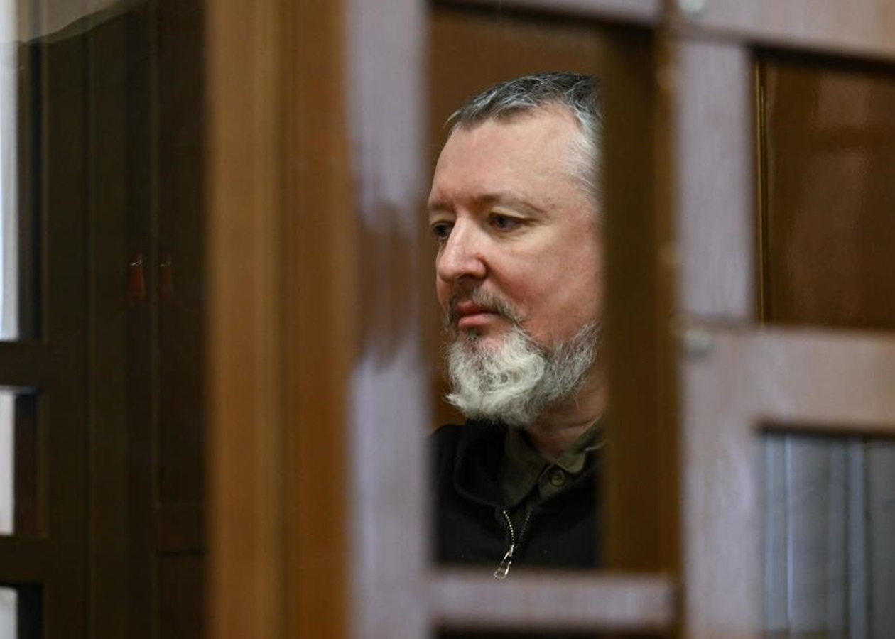 "Склонен к бегству": жена Гиркина жалуется, что его не собираются досрочно выпускать из тюрьмы