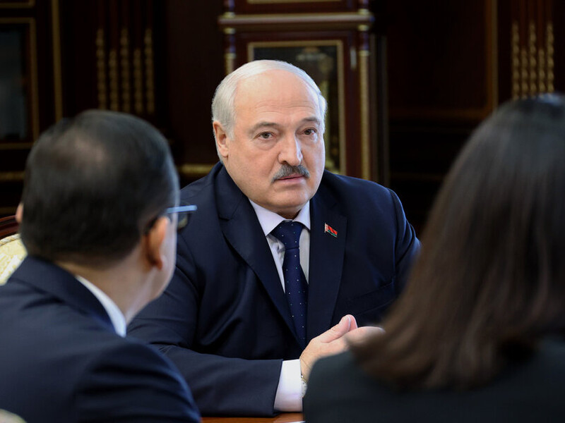 Лукашенко заверил, что никаких приказов идти воевать за пределы Беларуси "не было и не будет"