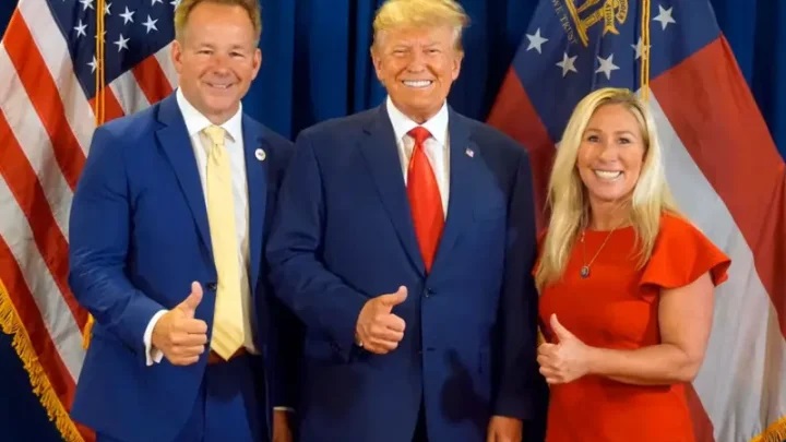 «Любимый репортер» Трампа: Что известно о Брайане Гленне, который требовал от Зеленского надеть костюм