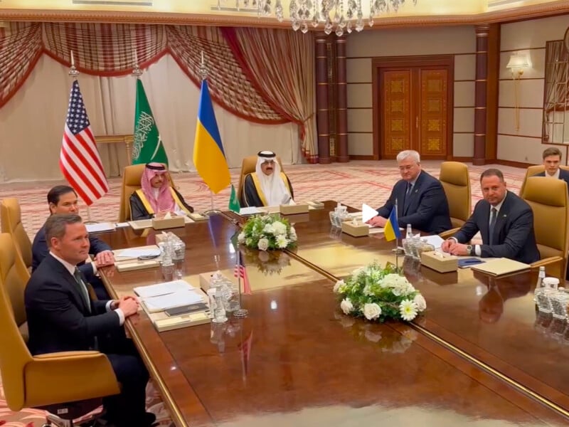 В Джидде прошел первый раунд встречи делегаций Украины и США